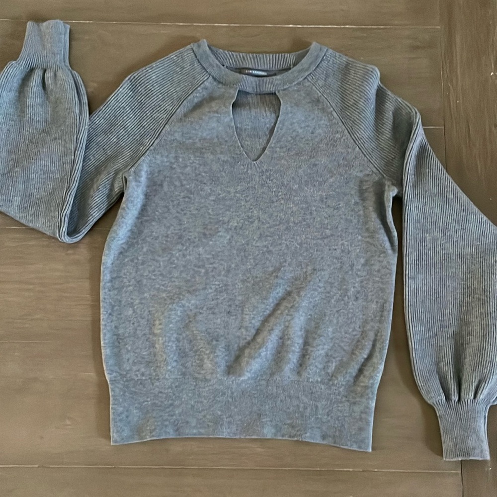 Anthropologie grey keyhole sweater size XS